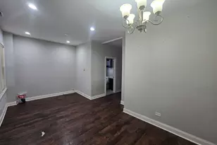 8622 S Escanaba Ave, Chicago, IL 60617 - Photo 2
