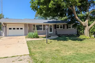306 Richland Dr, Orangeville, IL 61060 - Photo 1