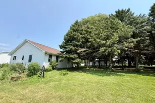 15555 McGirr Rd, Hinckley, IL 60520 - Photo 4