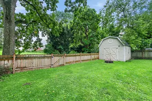 517 Dean St, Woodstock, IL 60098 - Photo 32
