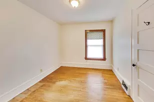 808 N Spring St, Elgin, IL 60120 - Photo 20