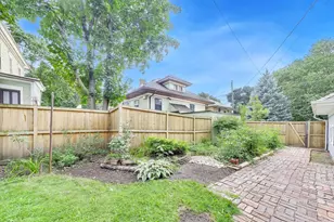 808 N Spring St, Elgin, IL 60120 - Photo 28