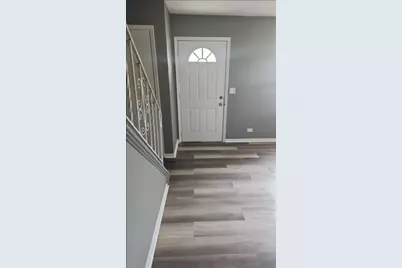 940 Miller Avenue, Streamwood, IL 60107 - Photo 2