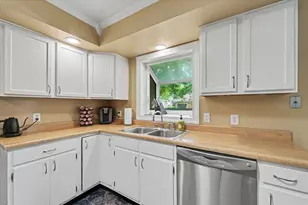 2406 Jordan Dr, Champaign, IL 61822 - Photo 12