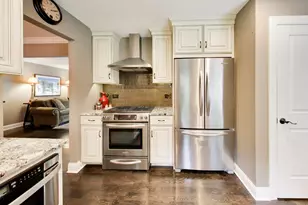 808 Dawes St, Libertyville, IL 60048 - Photo 12