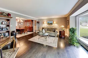 808 Dawes St, Libertyville, IL 60048 - Photo 6