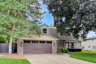 808 Dawes St, Libertyville, IL 60048 - Photo 2