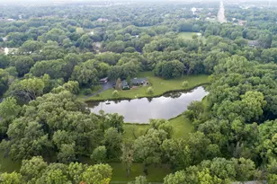 1122 Timber Trails Rd, Downers Grove, IL 60516 - Photo 2