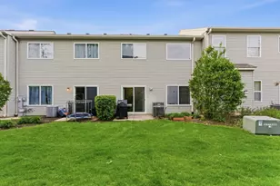 394 Jamestown Ct, Aurora, IL 60504 - Photo 14