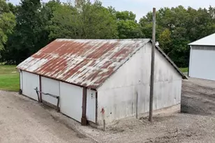 4266 E 1553rd Rd, Earlville, IL 60518 - Photo 8