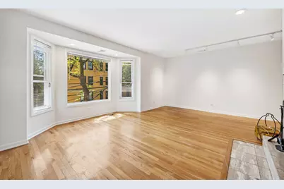 1948 W Byron Street #2B, Chicago, IL 60613 - Photo 2
