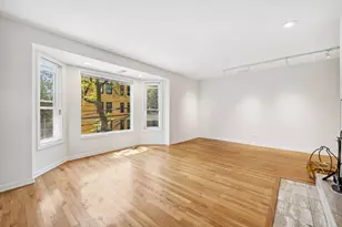 1948 W Byron St, Chicago, IL 60613 - Photo 2