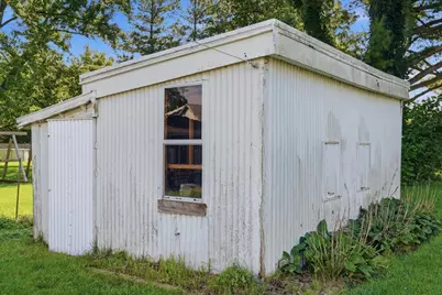 709 Institute Boulevard, Dixon, IL 61021 - Photo 26