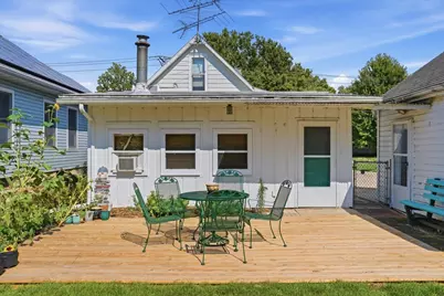 709 Institute Boulevard, Dixon, IL 61021 - Photo 2