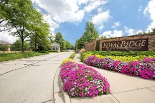 2269 Royal Ridge Dr, Northbrook, IL 60062 - Photo 2