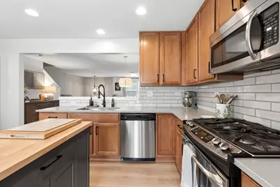 1021 Crane Point, Elgin, IL 60124 - Photo 4