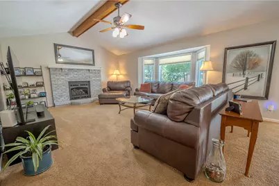 2206 Farmdale Lane, Freeport, IL 61032 - Photo 12
