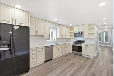 2939 N Hamlin Avenue, Chicago, IL 60618 - Photo 8
