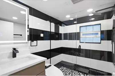 2939 N Hamlin Avenue, Chicago, IL 60618 - Photo 24