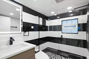 2939 N Hamlin Ave, Chicago, IL 60618 - Photo 24