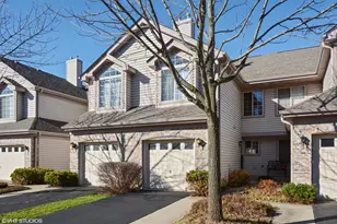 1560 N St Marks Pl, Palatine, IL 60067 - Photo 1