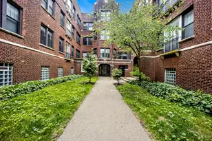 1235 W Greenleaf Ave, Chicago, IL 60626 - Photo 1