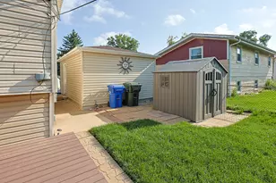 113 Siesta Rd, Carpentersville, IL 60110 - Photo 10