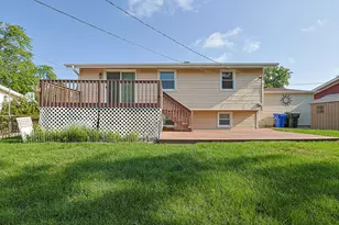 113 Siesta Rd, Carpentersville, IL 60110 - Photo 6