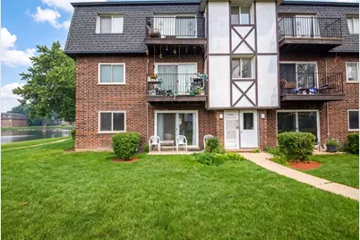 9461 Bay Colony Drive #1S, Des Plaines, IL 60016 - Photo 2