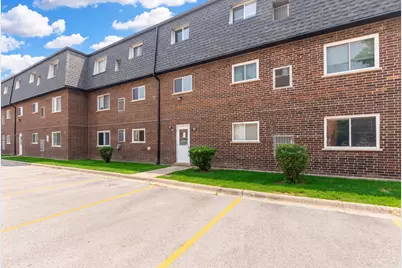 9461 Bay Colony Drive #1S, Des Plaines, IL 60016 - Photo 4
