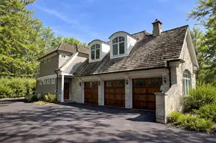 1300 Abington Cambs Dr, Lake Forest, IL 60045 - Photo 4
