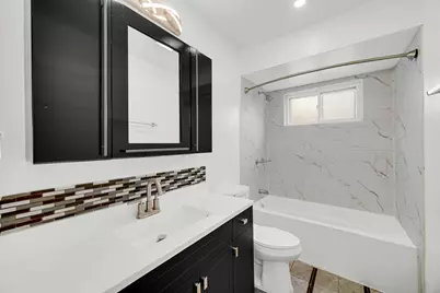 915 Wampum Court, Carol Stream, IL 60188 - Photo 10