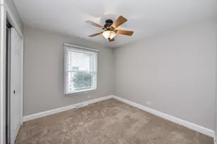 2067 Childs Ct, Wheaton, IL 60187 - Photo 10