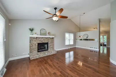 2067 Childs Court, Wheaton, IL 60187 - Photo 2