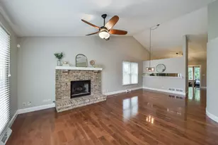 2067 Childs Ct, Wheaton, IL 60187 - Photo 2