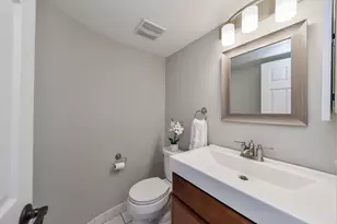 2067 Childs Ct, Wheaton, IL 60187 - Photo 6
