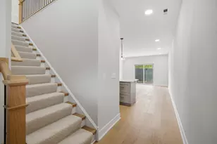 160 Violet Ln, Wheeling, IL 60090 - Photo 2