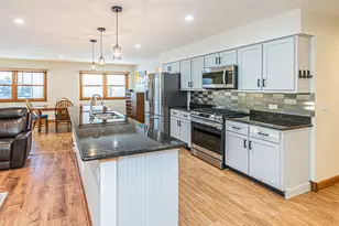 105 Mendon Ln, Schaumburg, IL 60193 - Photo 12
