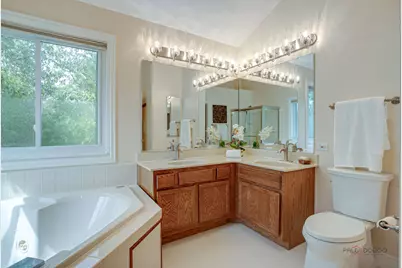 1208 Halifax Drive, Mundelein, IL 60060 - Photo 24
