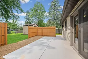 1109 Kingwood Ln, Lake Zurich, IL 60047 - Photo 14