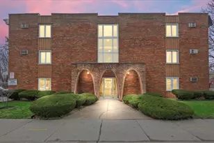9721 S Cicero Ave, Oak Lawn, IL 60453 - Photo 1