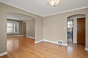 5601 N Ozark Ave, Chicago, IL 60631 - Photo 10