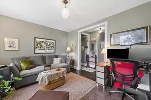 1243 W Thorndale Ave, Chicago, IL 60660 - Photo 2