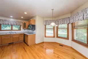 1417 April Ln, Winthrop Harbor, IL 60096 - Photo 8