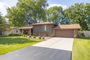 302 Birch Dr, Shorewood, IL 60404 - Photo 2