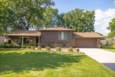 302 Birch Drive, Shorewood, IL 60404 - Photo 1