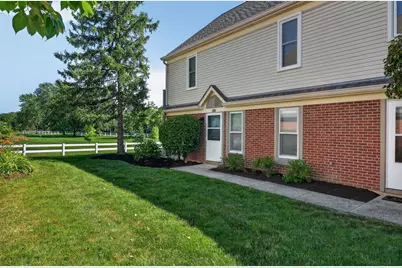 181 Inverness Court #1, Elk Grove Village, IL 60007 - Photo 2
