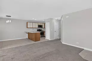 181 Inverness Ct, Elk Grove Village, IL 60007 - Photo 6