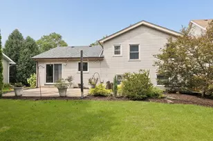 2296 Briarhill Dr, Naperville, IL 60565 - Photo 22
