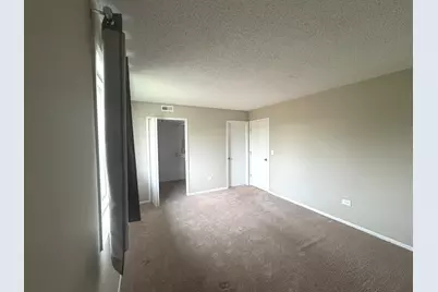 500 Valley Drive #301, Naperville, IL 60563 - Photo 8